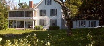 Gloucester: 5 Bedroom Summer Cottage with Sunset Views and Private Beach Access