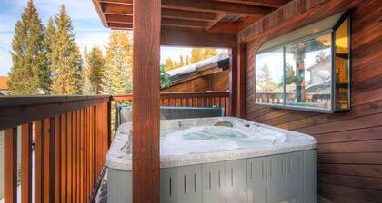 Tomahawk Lodge: Large Duplex in Town; Both Sides Combined