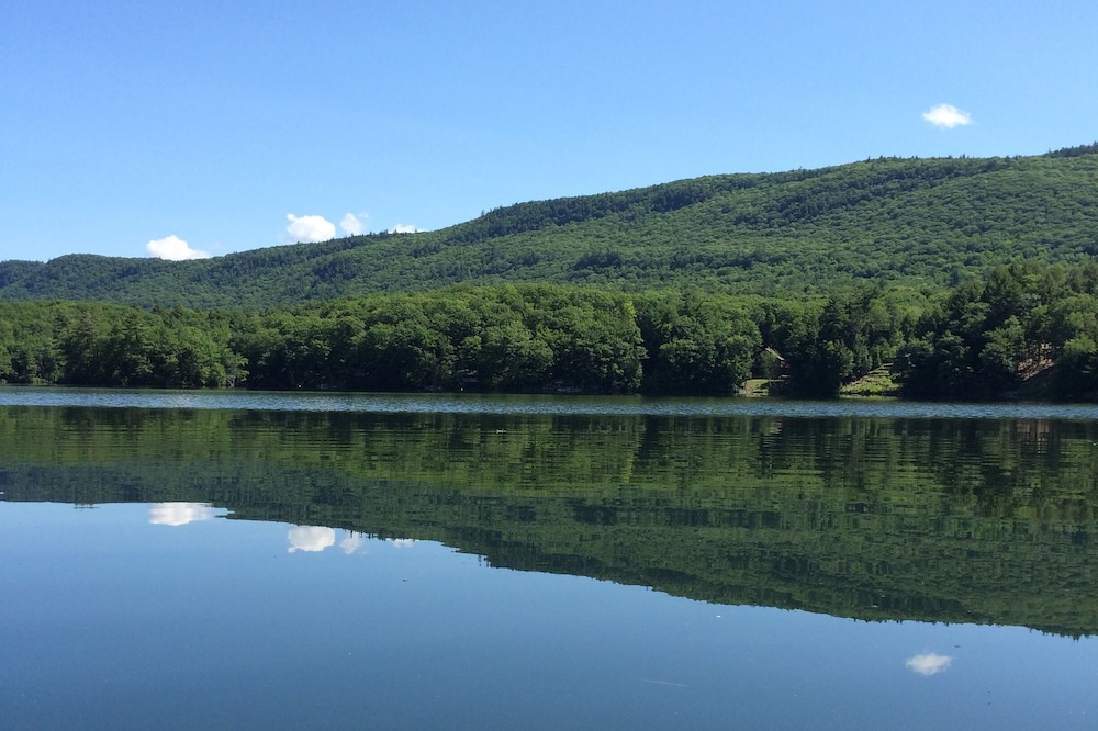 Comfortable Family Friendly Cottage On Beautiful Fern Lake
