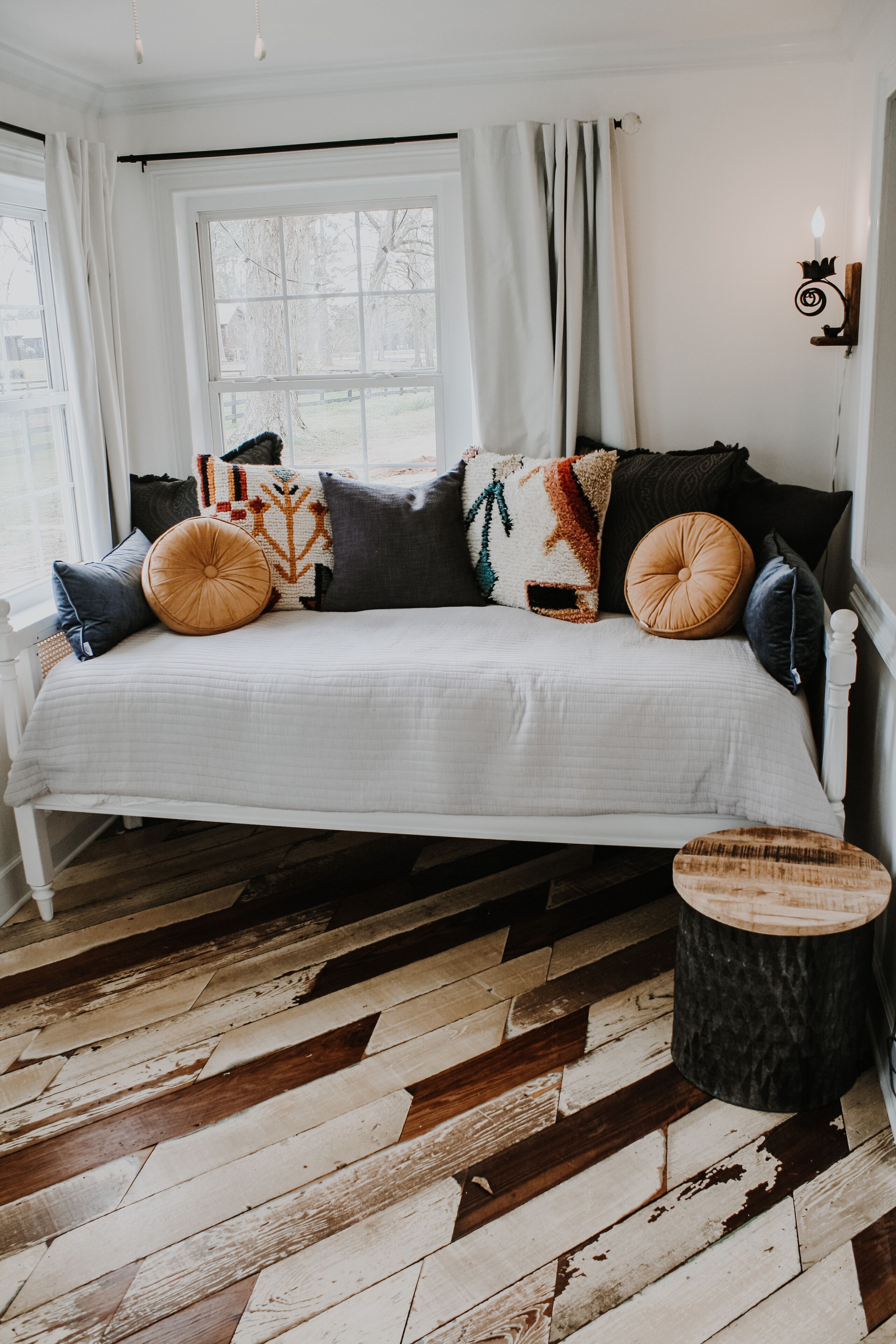 Nubbintown Honey House Romantic Getaway Farm Stay