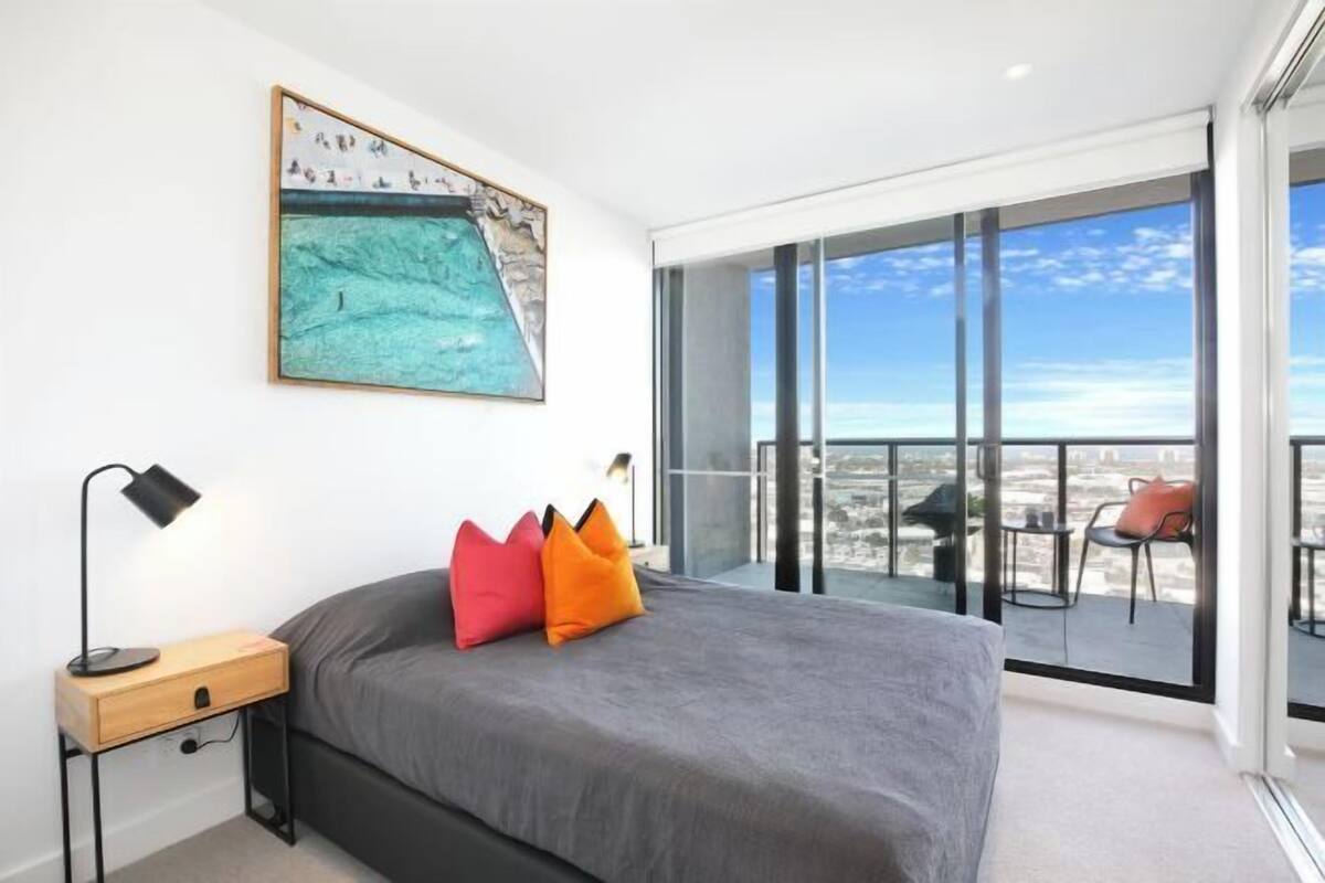 1 bedroom, blackout curtains, soundproofing, iron/ironing board