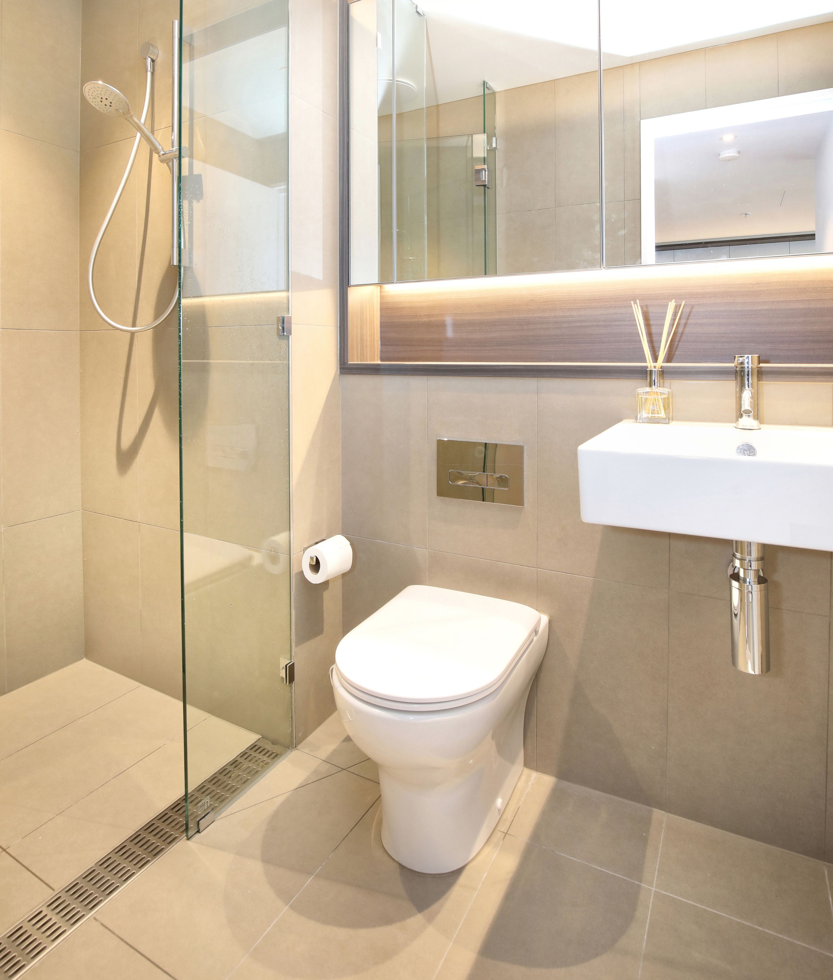 Orange Stay at Collins Wharf — image 16