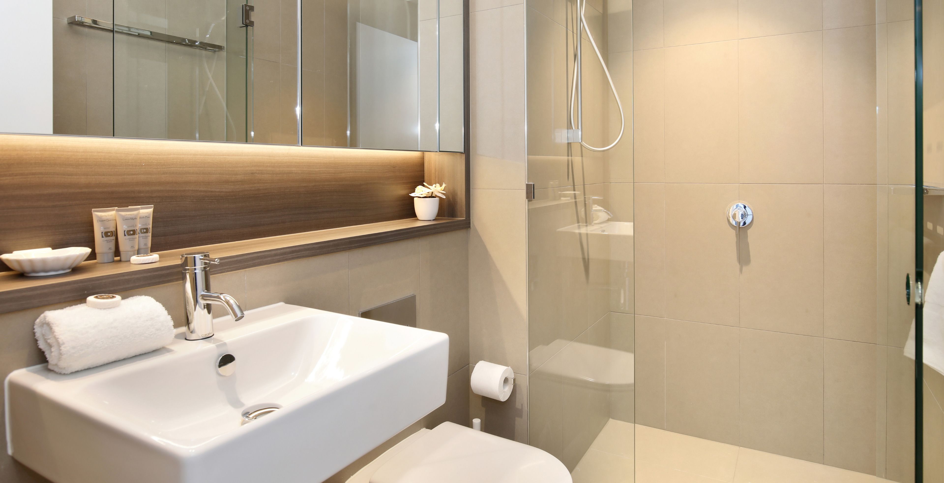 Orange Stay at Collins Wharf — image 9