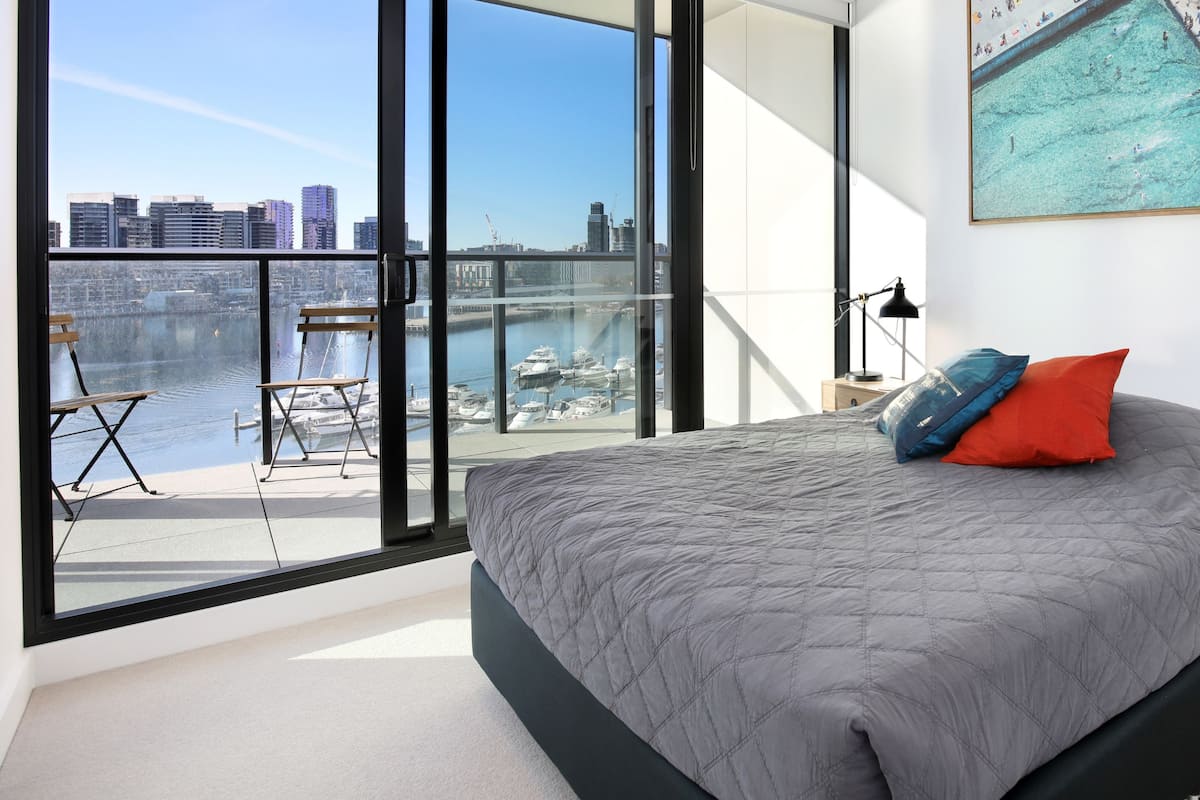 1 bedroom, blackout curtains, soundproofing, iron/ironing board