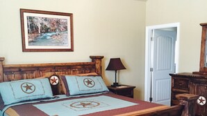 4 bedrooms, WiFi, bed sheets - New Private Community - Toobers Welcome!!!! (New Braunfels)