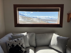 Smart TV, fireplace, DVD player, books - Riverfront property with the best views in Paradise valley! (Livingston)