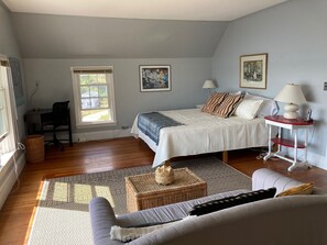 5 bedrooms, iron/ironing board, WiFi, bed sheets - Spectacular Ocean Views from Every Room (South Bristol)