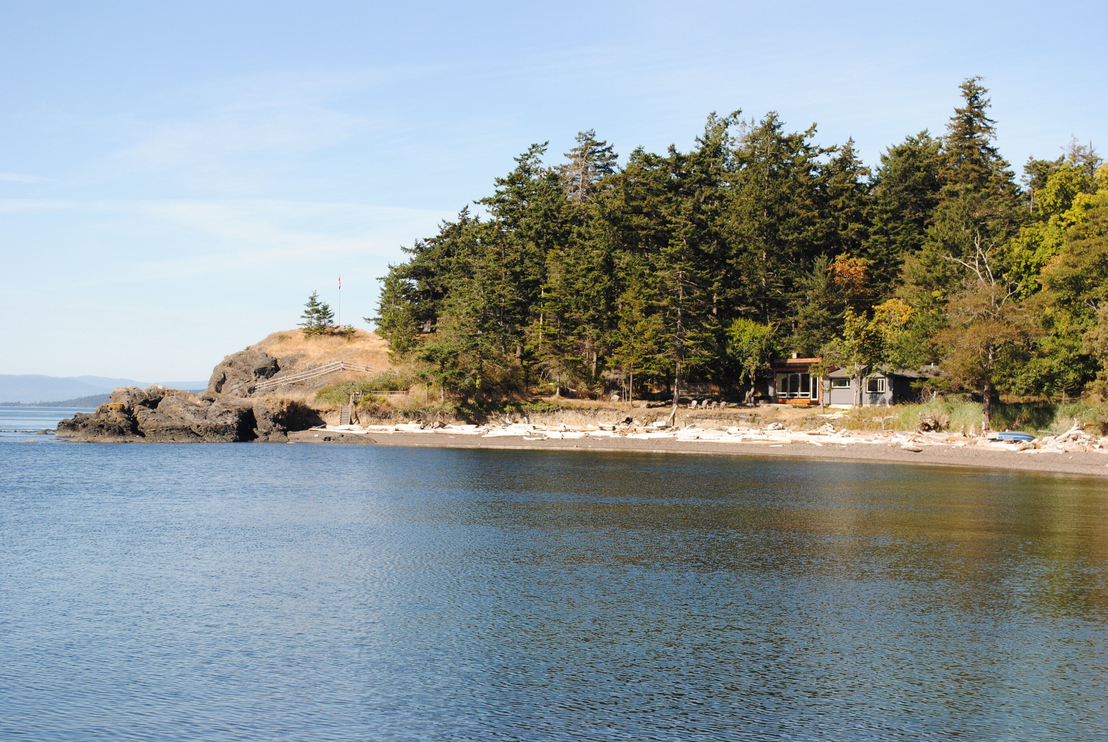 Gorgeous Cottage on Low Bank Beachfront near Brooks Point, Watch Whales!