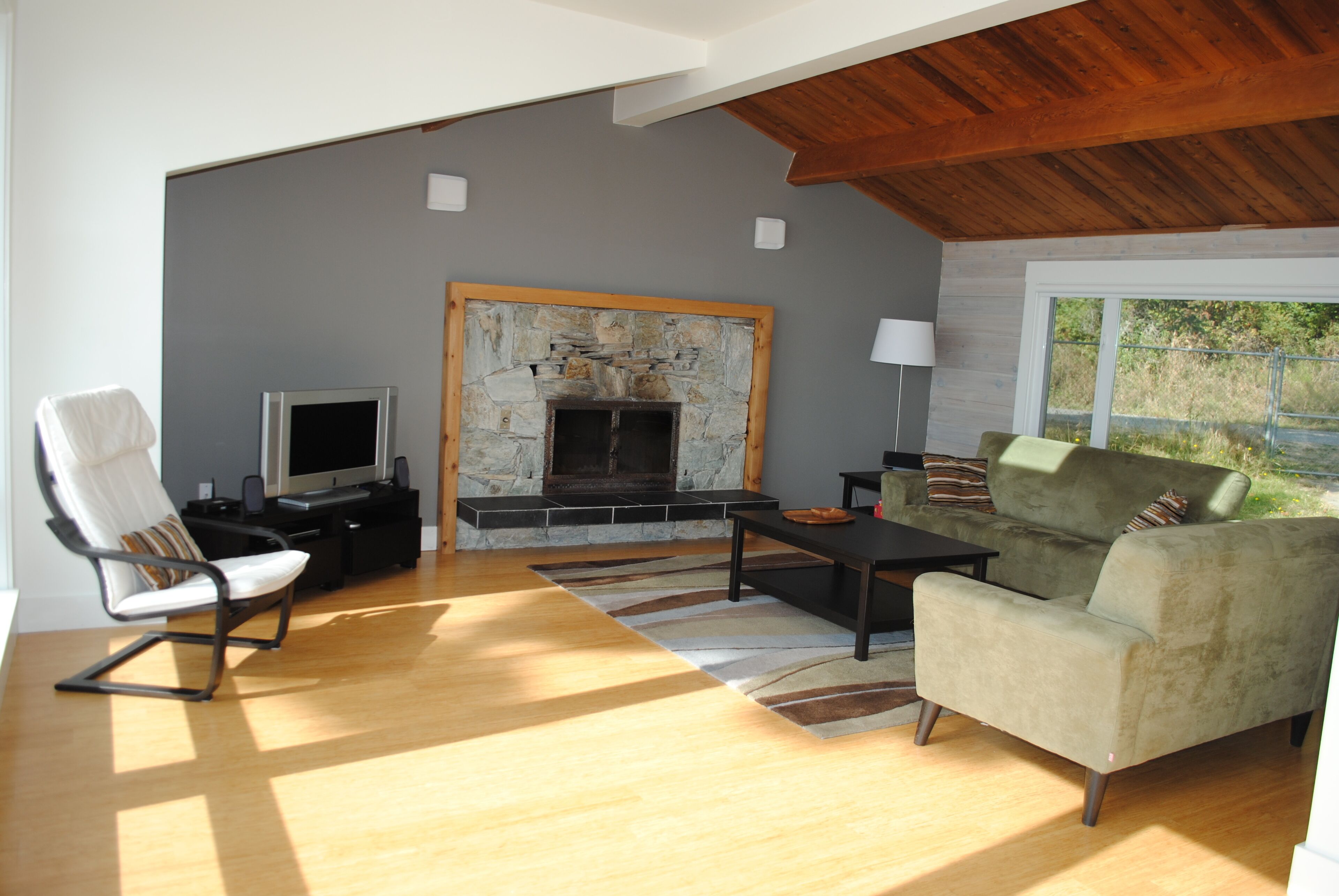 Gorgeous Cottage on Low Bank Beachfront near Brooks Point, Watch Whales!