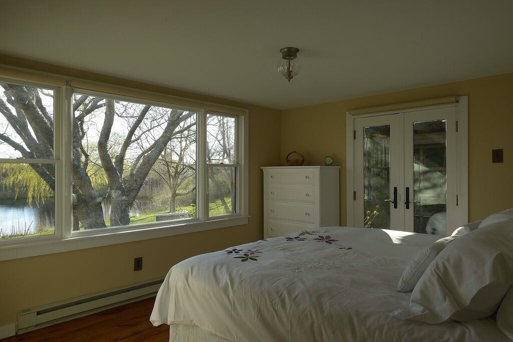 Secluded Estate On 3 Acres With House, Cottage, And Pond