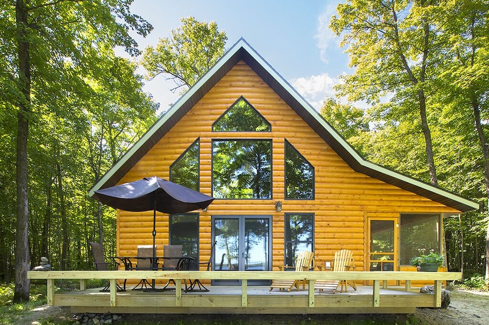 Winter Wonderland in a Classic, Cozy Cabin - Strawberry Lake Cabin
