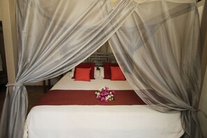 4 bedrooms, in-room safe, WiFi, bed sheets