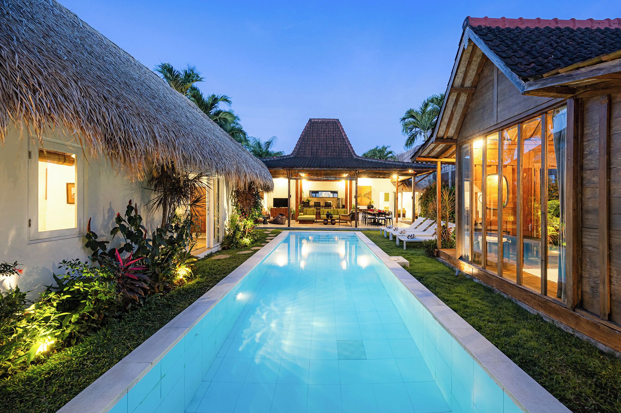 Outdoor pool, sun loungers