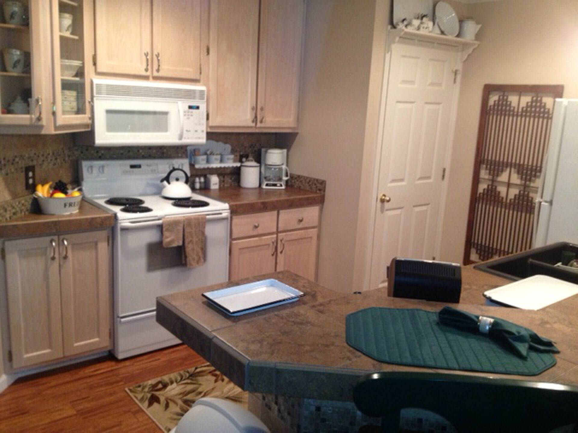 State Park - Lakeside Condo - Perfect for Four