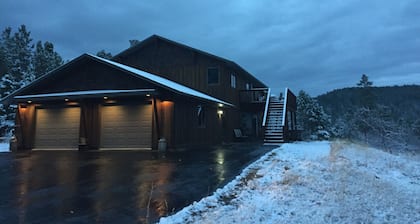 Mountain lodge on private estate with hot tub