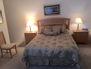 2 عدّة غرف نوم ومكواة/لوح كي وواي فاي وملاءات أسرّة