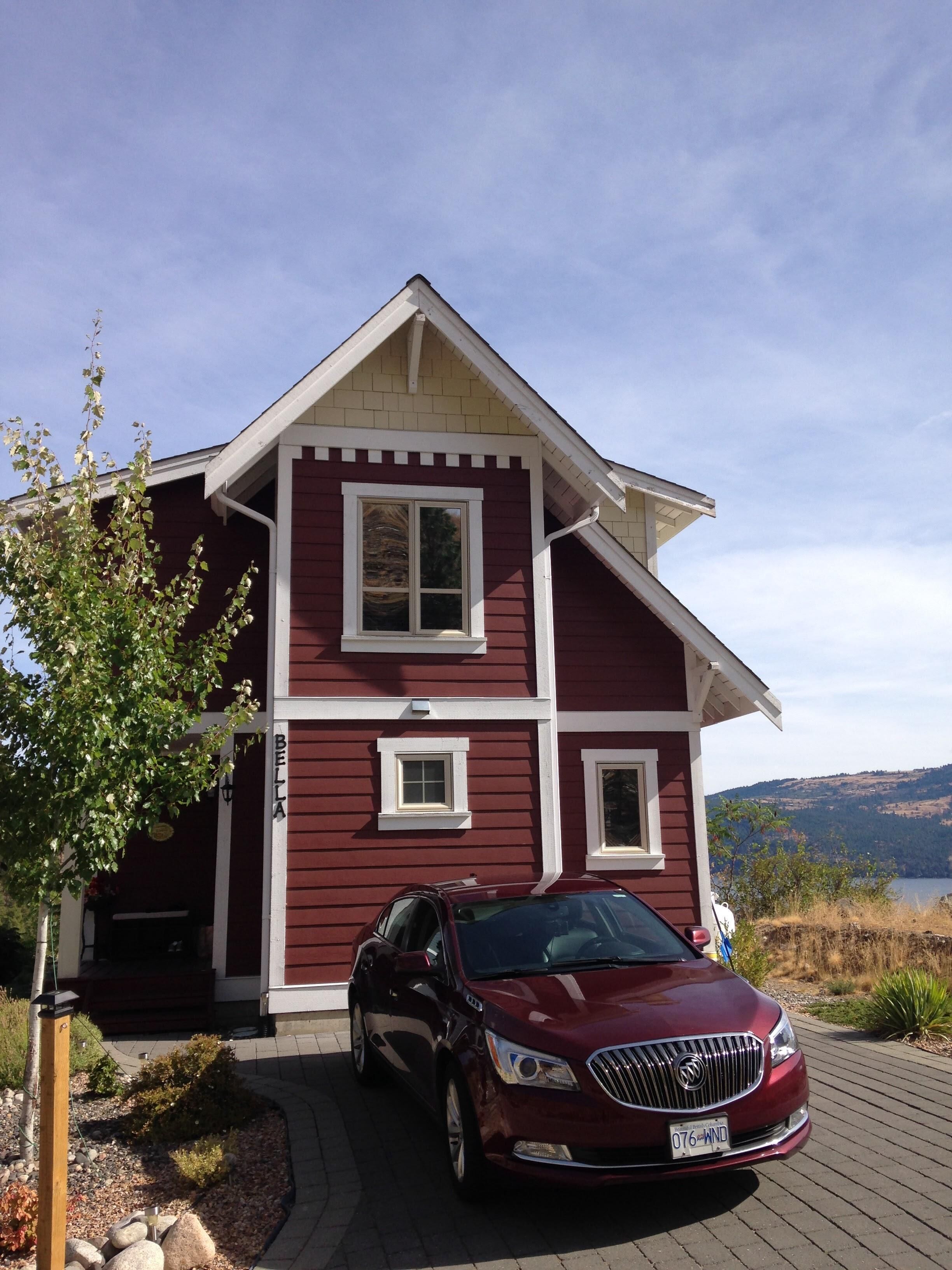 Bella Cottage @ La Casa Resort, 180 Degree View Of Lake Okanagan.