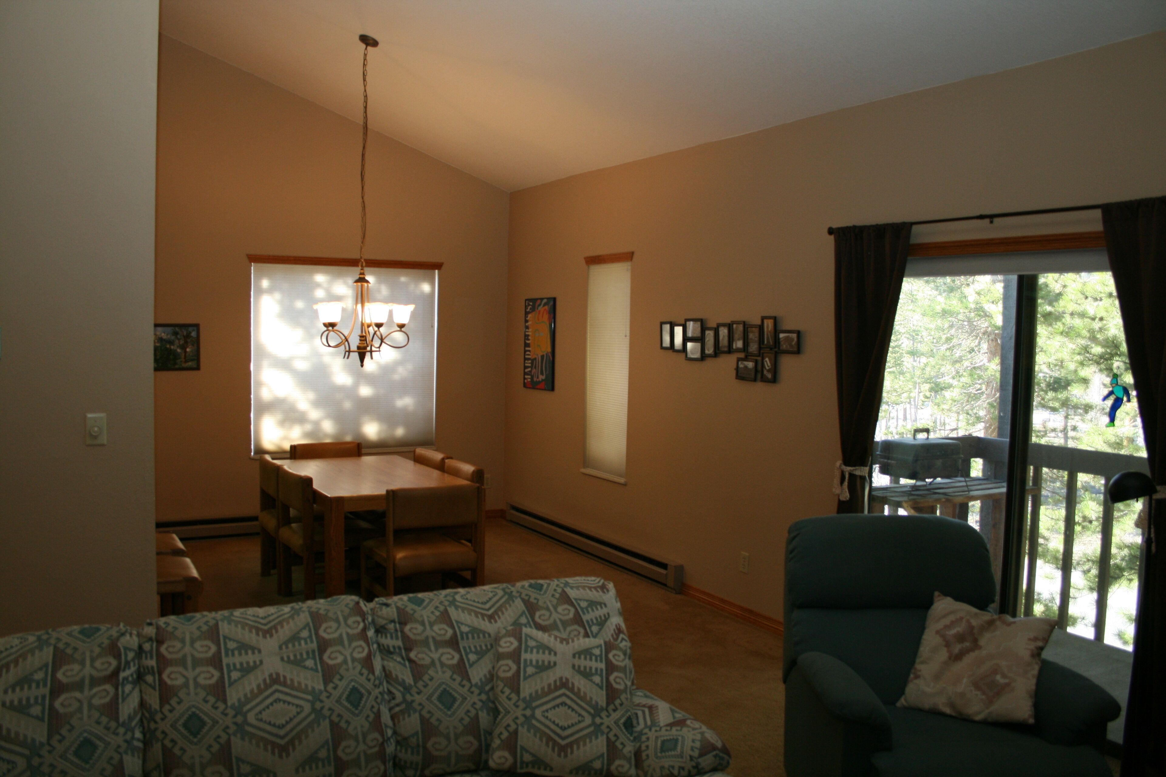 Location!  Updated Condo That's Easy Walking to Main Street, Bike Path, Hiking