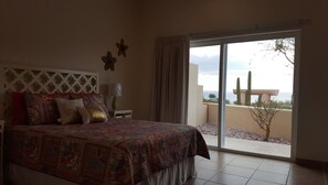 3 Schlafzimmer, Zimmersafe, Schreibtisch, Bügeleisen/Bügelbrett