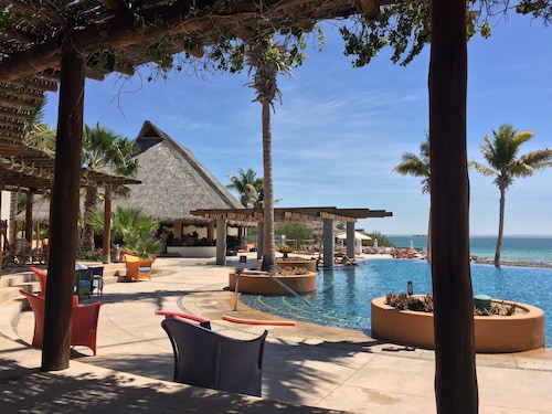 House @ the most exclusive resort in La Paz.