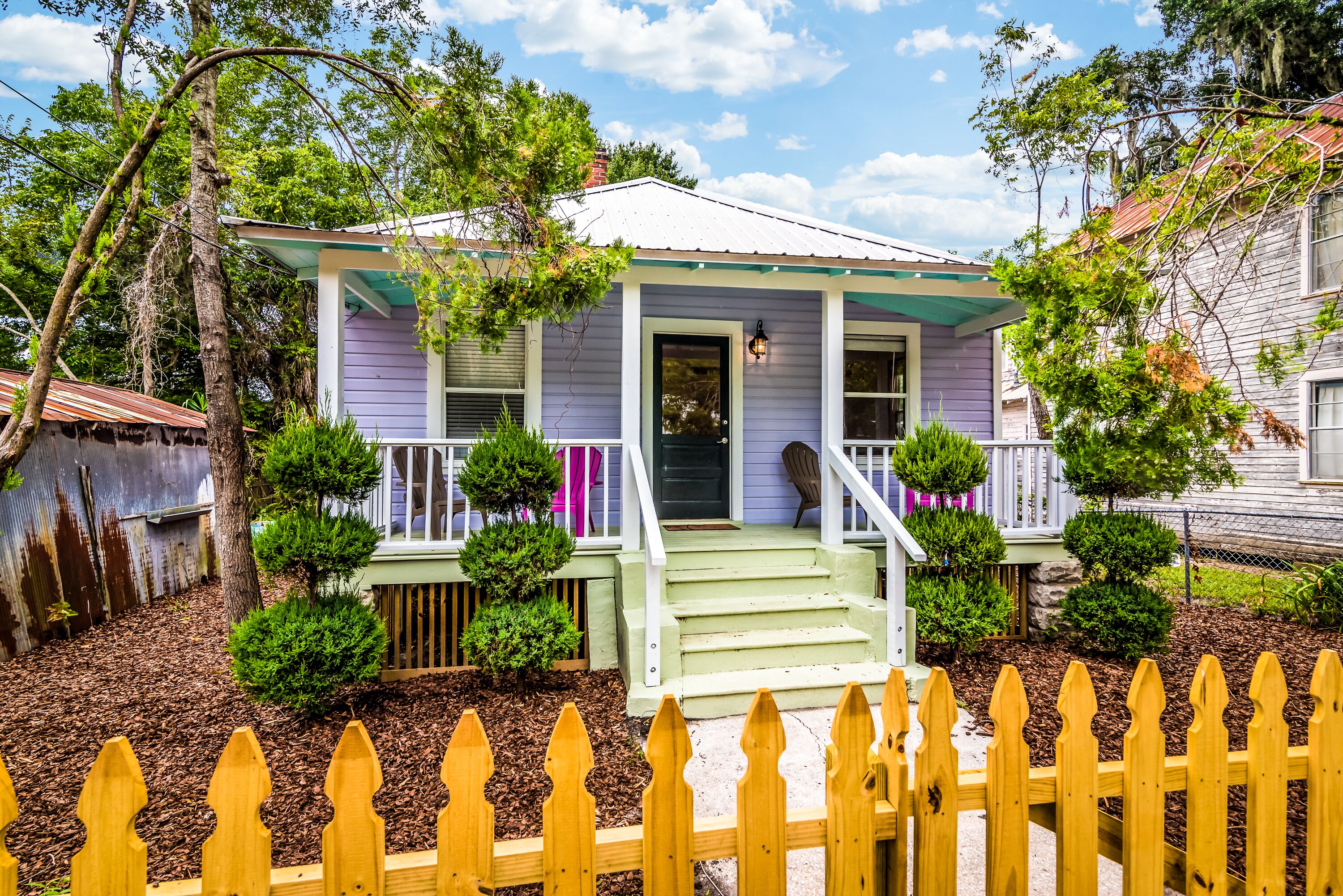 Downtown Weeden Street Cottage