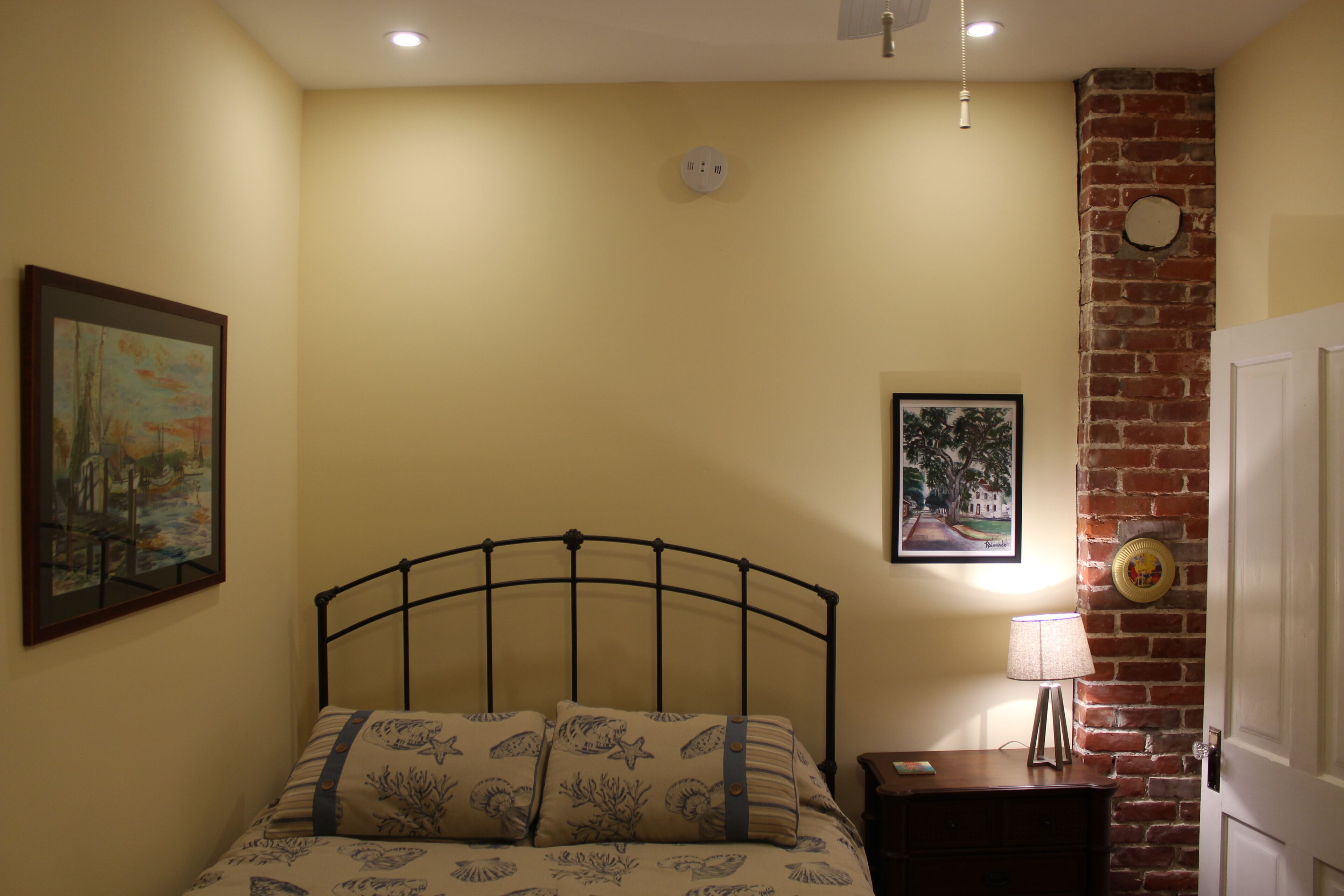 Downtown Weeden Street Cottage