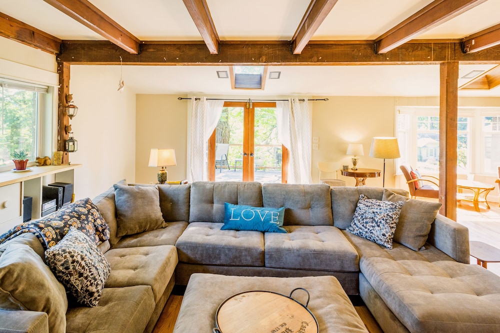 Close To Campus, 2 BR Home With Abundant Charm- Clean!