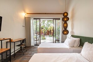 3 habitaciones, caja de seguridad en la habitación y escritorio 