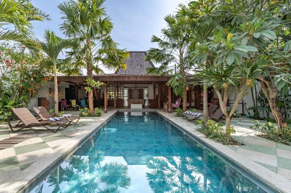 Alberca al aire libre 