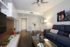 Una Smart TV, libros