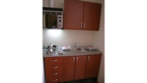 電子レンジ、調理器具と食器