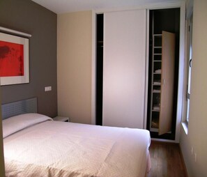 2 室のベッドルーム、WiFi、ベッドシーツ
