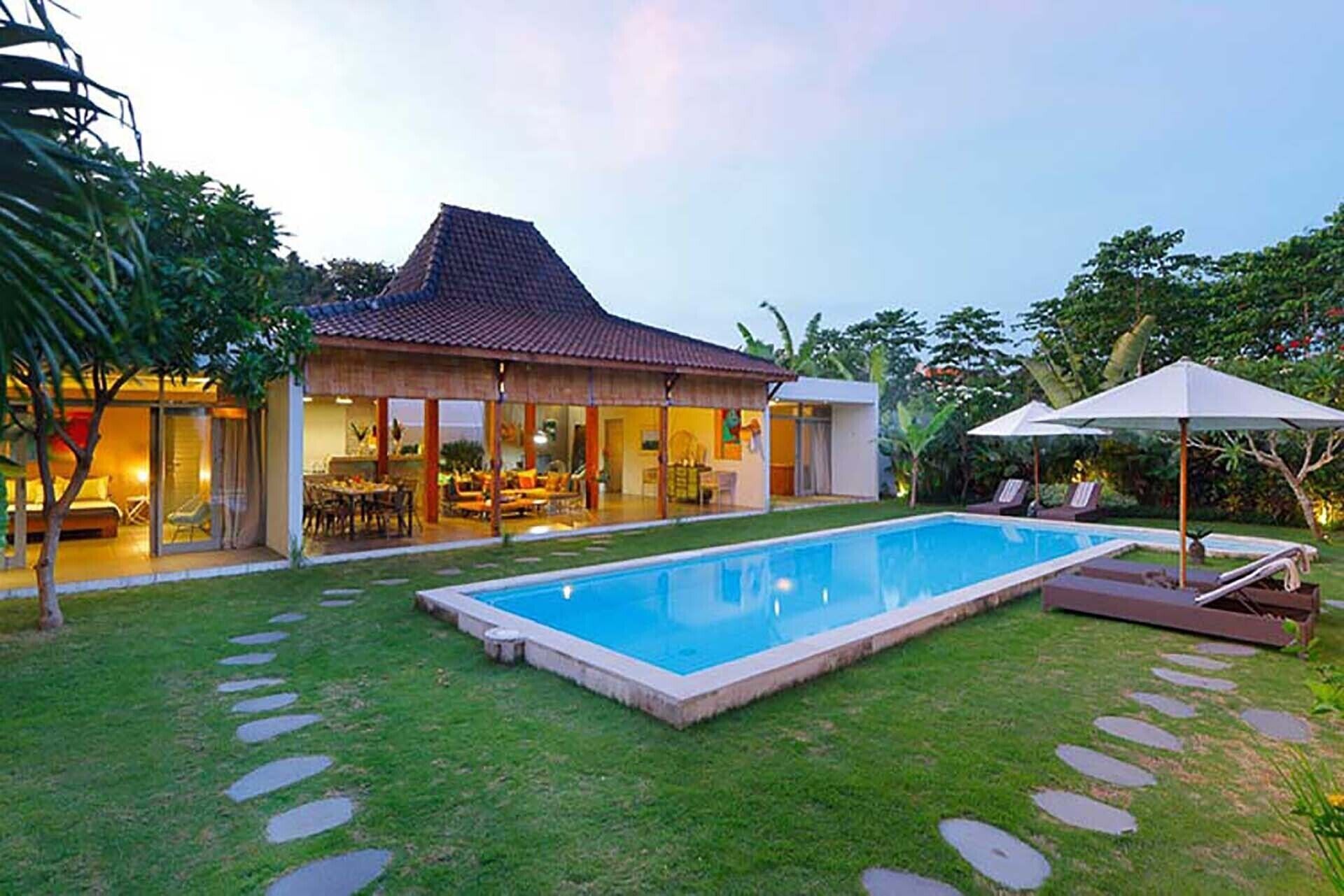 Villa Mitsouko 800m Batubelig beach 5mn Seminyak