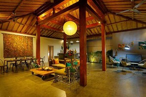 Interior - Villa Mitsouko 800m Batubelig beach 5mn Seminyak (Seminyak)