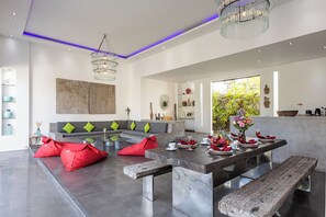 Interior - Villa Bahia 10mn walk to Central Seminyak Oberoi (Seminyak)