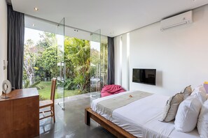 3 bedrooms, in-room safe, desk, iron/ironing board