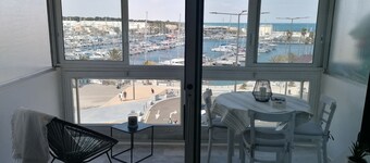 F2 BEAUTIFUL VIEW PORT AND SEA, 20 METERS BEACH