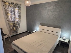 1 chambre, fer et planche Ă repasser, lit parapluie, Wi-Fi gratuit