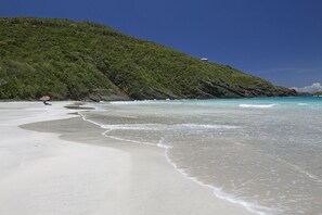 Beach nearby, sun loungers, beach towels - Langarra: Contemporary, Pristine Estate w/Endless View, 2 Semi-Private Beaches (St. Thomas)