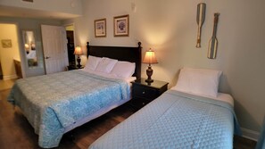 BR 1 - Master - another view (King and TXL) 174918 - MBV 4Br - Ocean Breeze (Myrtle Beach)