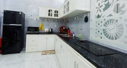 STUNNING 3 BR WITH UNIQUE ROOMS