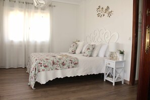 3 bedrooms, iron/ironing board, travel cot, WiFi