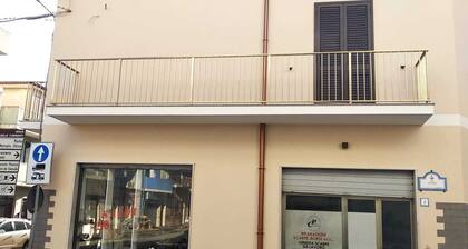 Mukava kahden huoneen ullakkohuoneisto, jossa on terassi