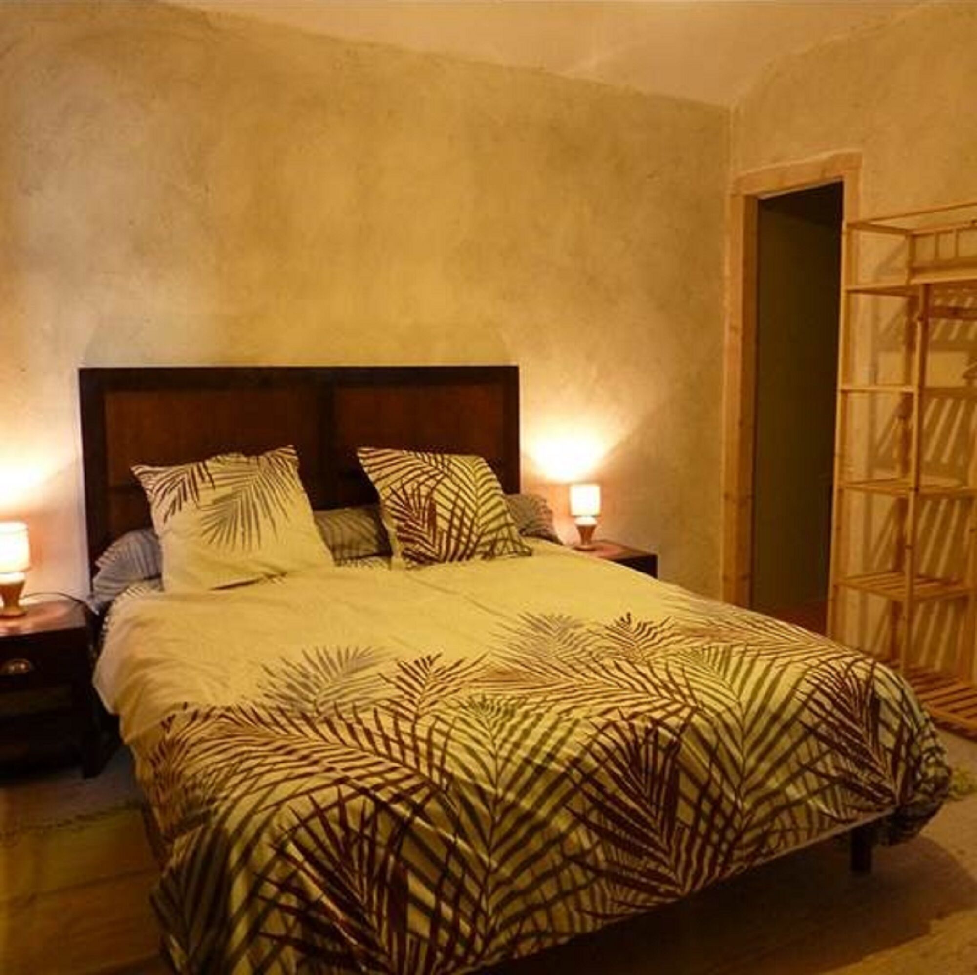 5 camere, Wi-Fi gratuito, lenzuola