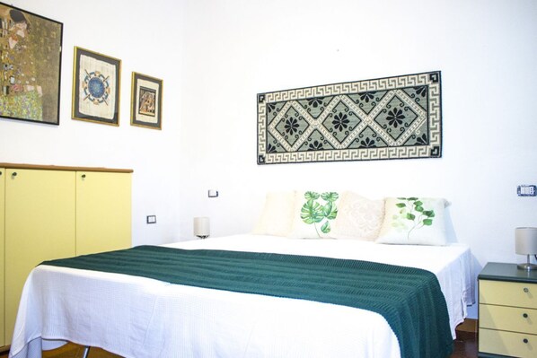 3 makuuhuonetta, silitysrauta/-lauta, Wi-Fi