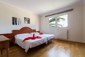5 Schlafzimmer, Bügeleisen/Bügelbrett, Reisekinderbett, kostenloses WLAN