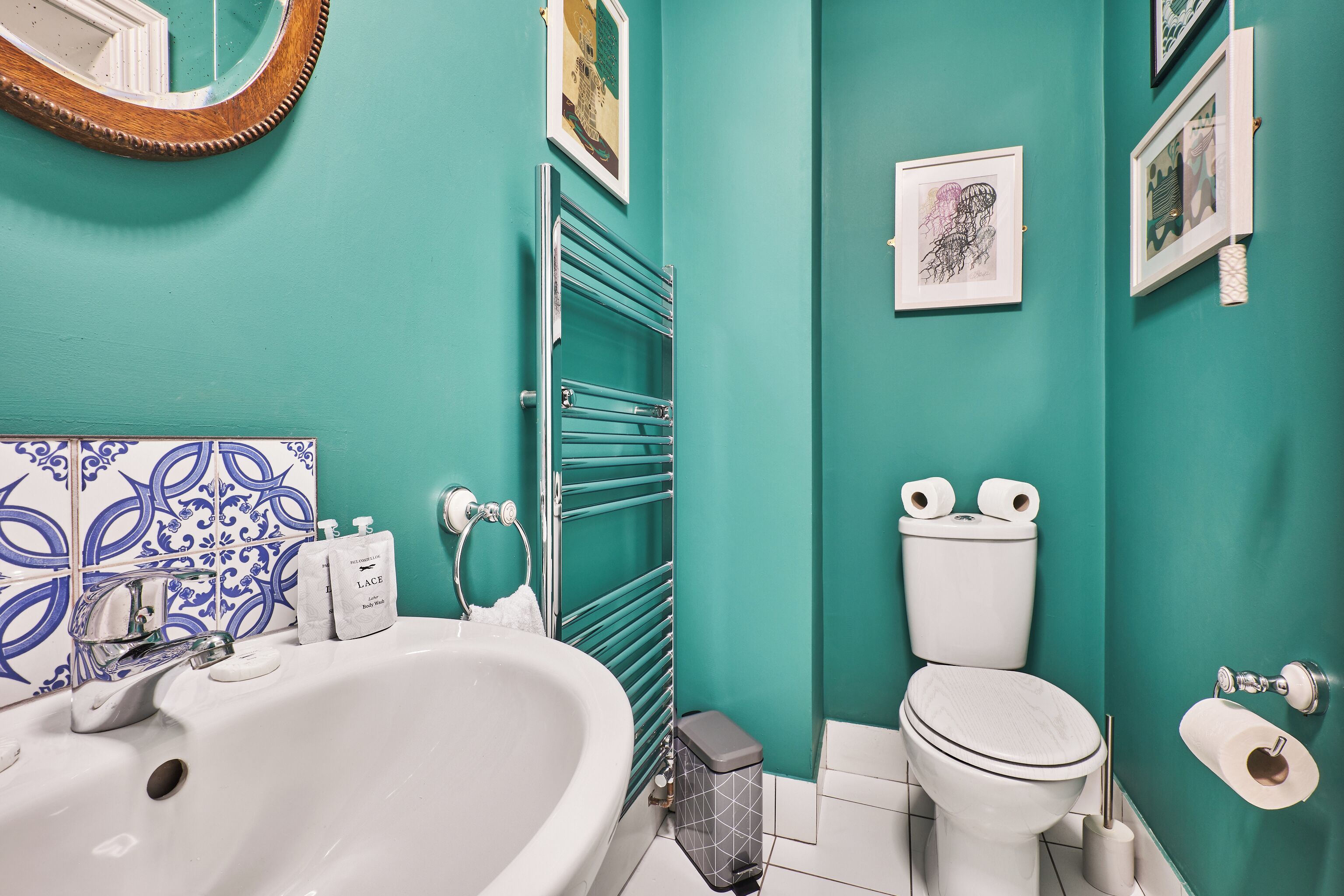 The Snug @ Clarence perfect hideaway in the walled city.