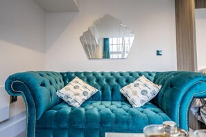 Living area - Cocoa Suites 45  - sleeps 2 guests  in studio apartment (York)