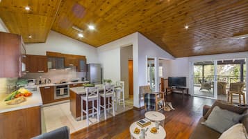 Villa | Private kitchen | Full-sized fridge, microwave, oven, stovetop