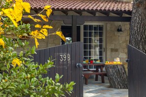 Property entrance - Platres Forest View Cottage (Platres)